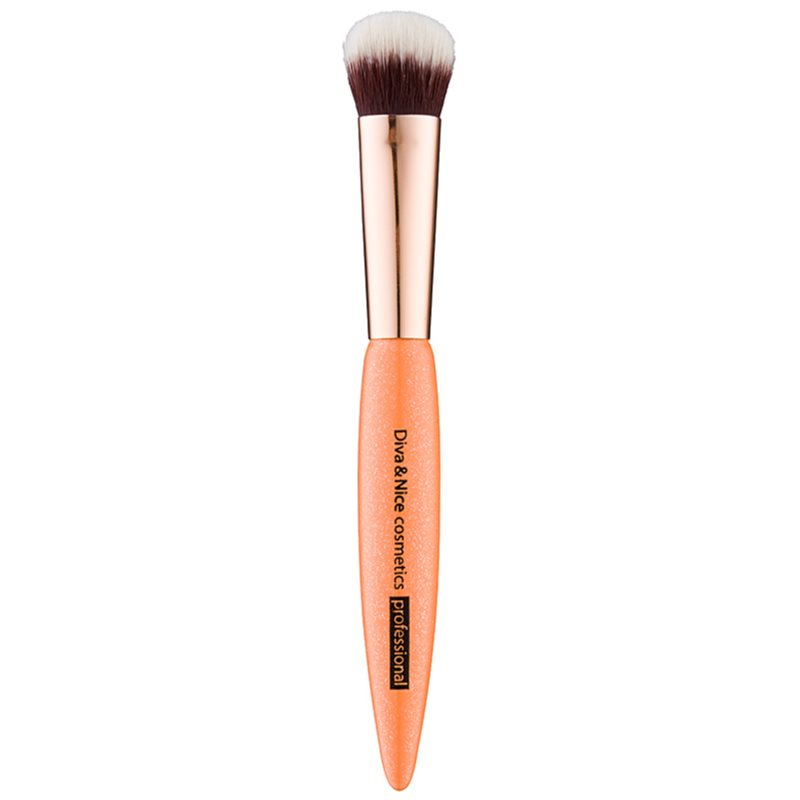 Diva & Nice Cosmetics Professional iluminator pensulă corectoare MAX 530/06 1 buc