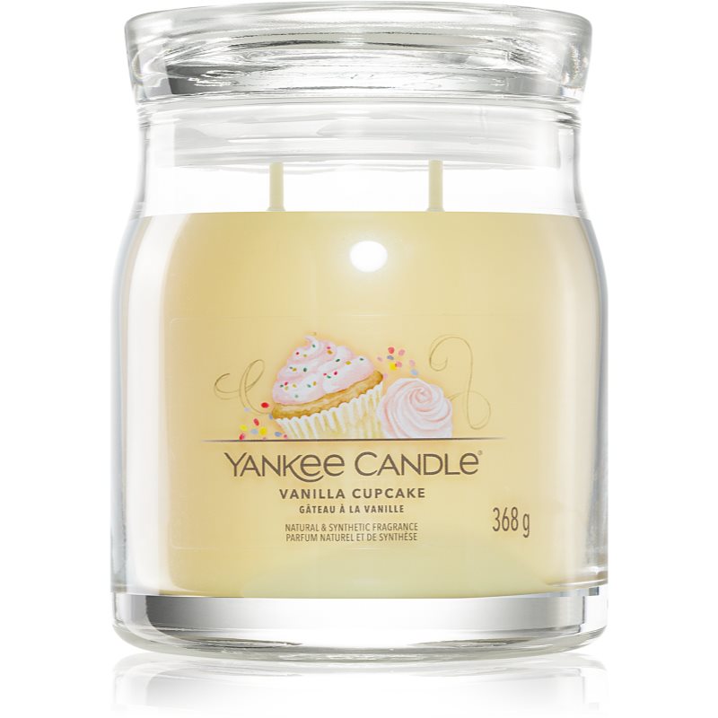 Yankee Candle Vanilla Cupcake lumânare parfumată Signature 368 g