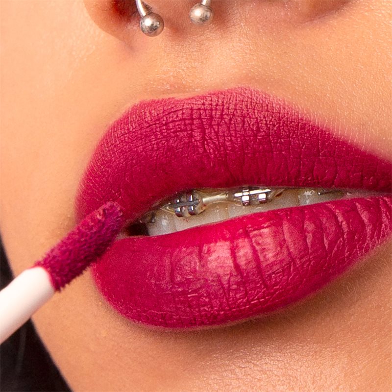 3INA The Longwear Lipstick long-lasting liquid lipstick shade 385 - Dark raspberry pink 6 ml