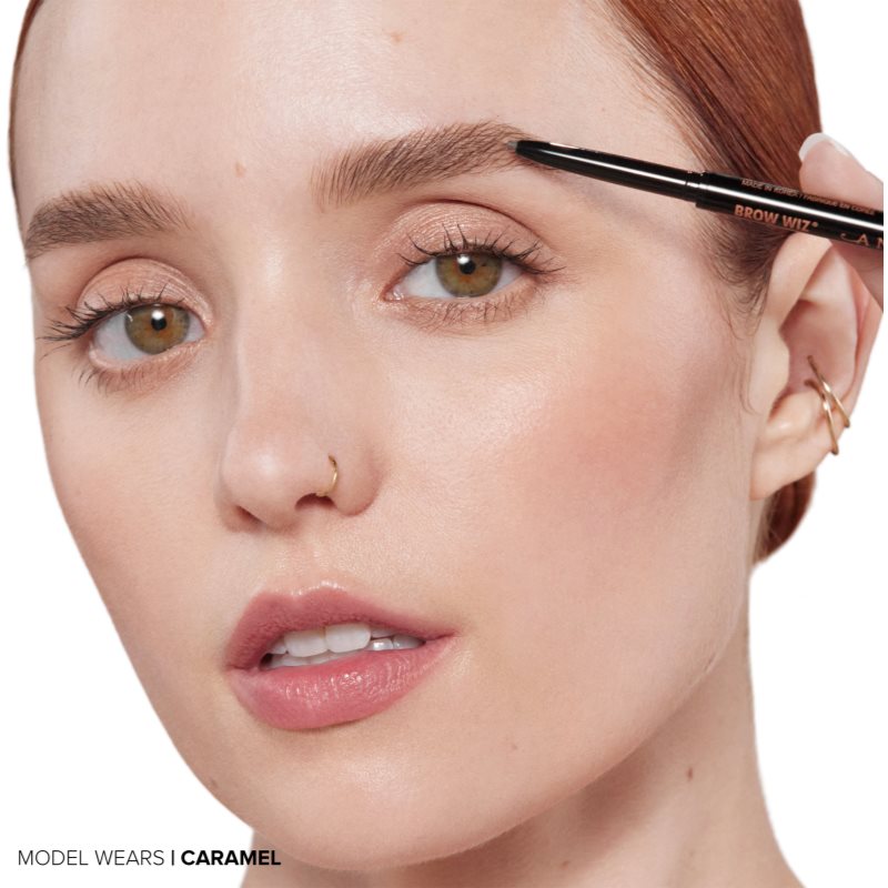 Anastasia Beverly Hills Brow Wiz Präzisionsaugenbrauenstift Farbton Dark Brown 0.09 g (Bild 8)