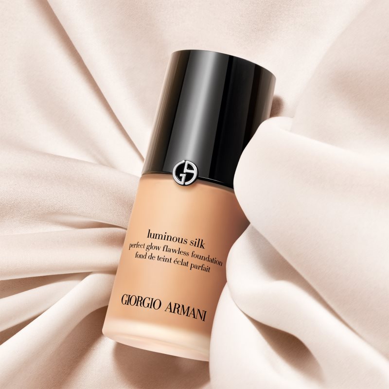 Armani Luminous Silk Foundation auffrischendes Make-up Farbton 6,5 Tawny 30 ml (Bild 9)