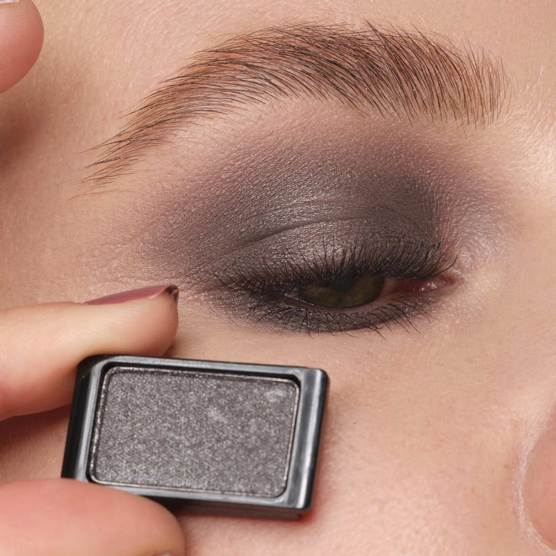 ARTDECO Eyeshadow Pearl eyeshadow palette refill with pearl shine shade 02 Pearly Anthracite 0,8 g