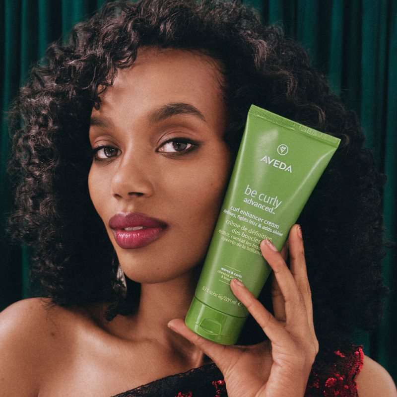 Aveda Be Curly Advanced™ Conditioner feuchtigkeitsspendender Conditioner Lockenpflege für lockiges Haar 1000 ml