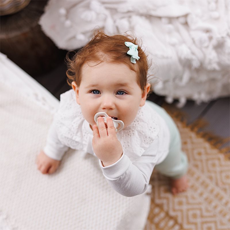 BabyOno Take Care Symmetrical Silicone Soothers dudlík Day & Night 6-18m+ 2 ks (obrázek 7)