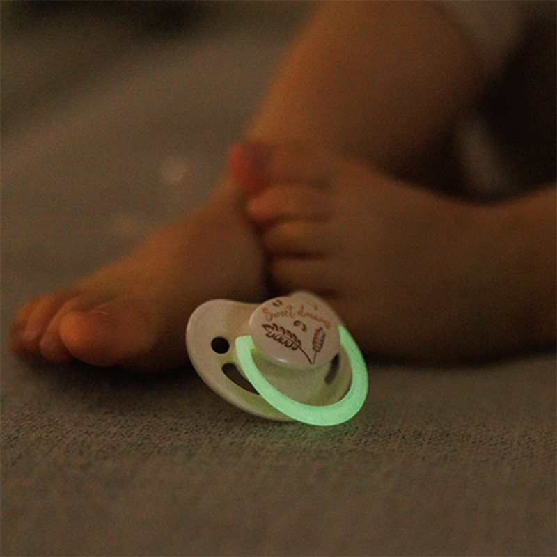 BabyOno Take Care Anatomical Silicone Soothers dudlík Day & Night 18m+ 2 ks (obrázek 4)