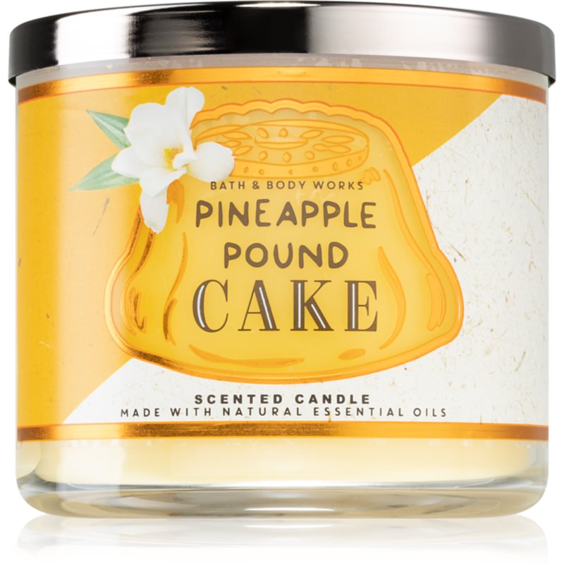 E-shop Bath & Body Works Pineapple Pound Cake vonná svíčka 411 g