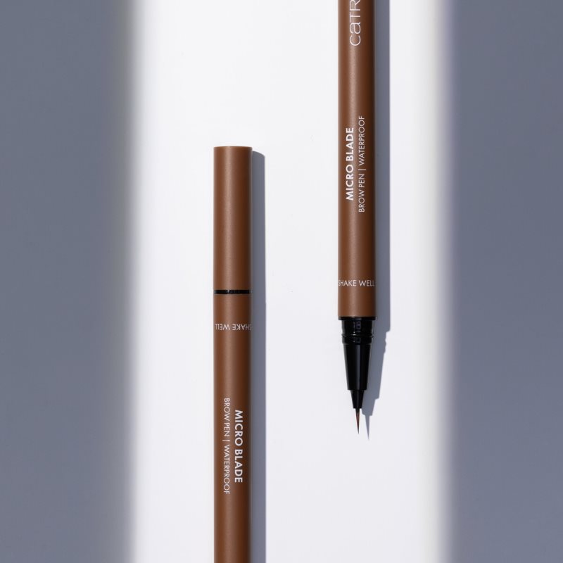Catrice Micro Blade Brow Pen Waterproof fix na obočí voděodolný odstín 020 Deep Taupe 0.64 g (obrázek 5)