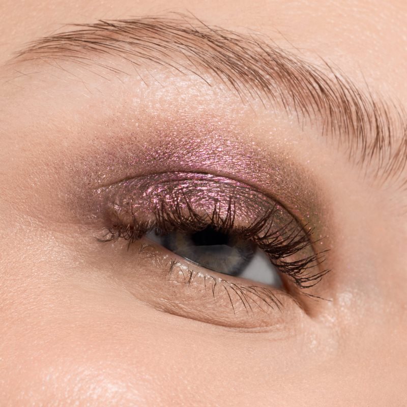 Catrice Prismatic Shift Eyeshadow oční stíny s multichromatickým efektem odstín 020 Berry Blaze 1 g (obrázek 5)