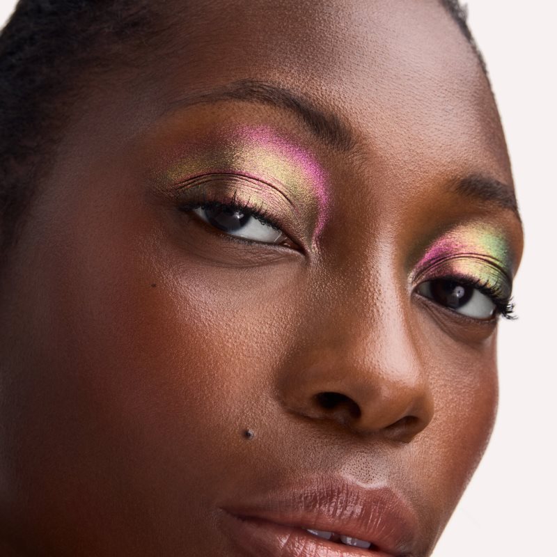 Catrice Prismatic Shift Eyeshadow oční stíny s multichromatickým efektem odstín 020 Berry Blaze 1 g (obrázek 8)