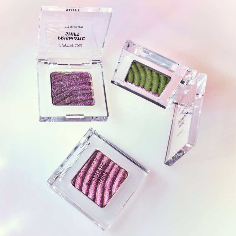 Catrice Prismatic Shift Eyeshadow oční stíny s multichromatickým efektem odstín 020 Berry Blaze 1 g (obrázek 9)