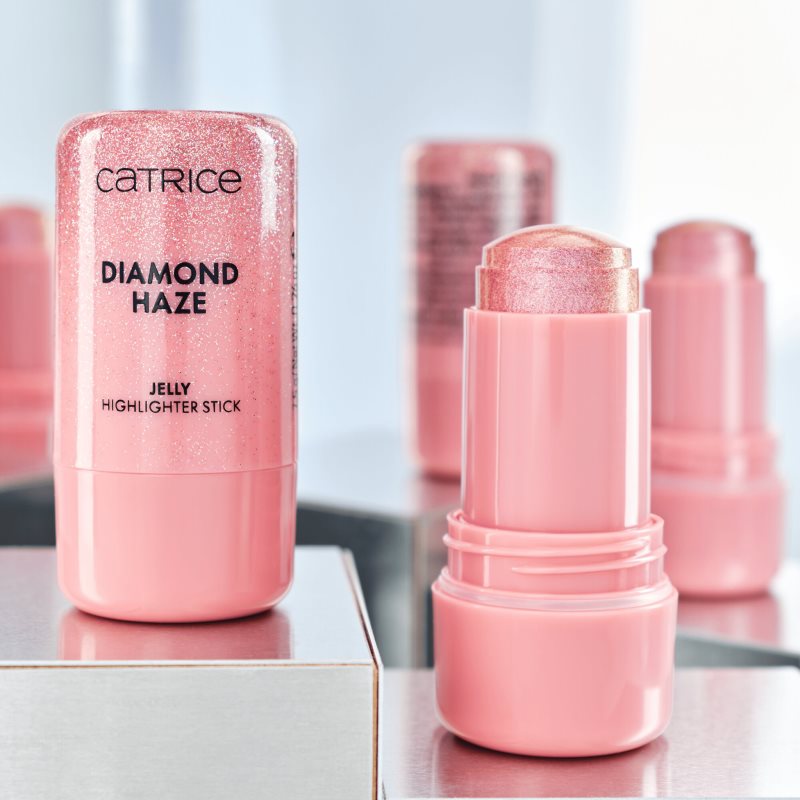 Catrice Diamond Haze Jelly fester cremiger Highlighter in der Form eines Stiftes Farbton 010 Born To Sparkle 7.5 g (Bild 9)