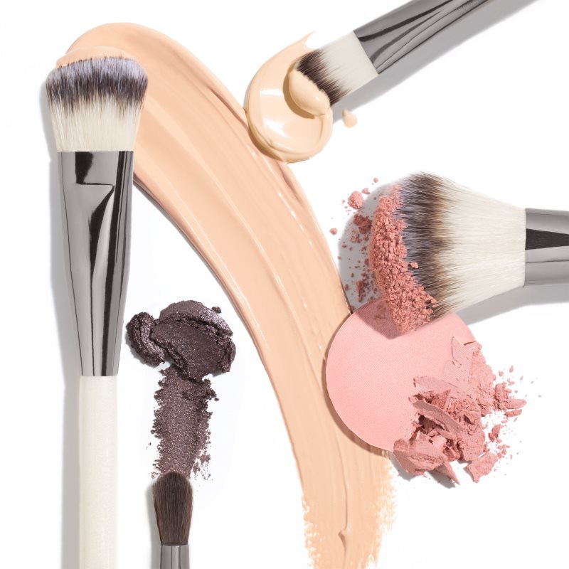 Chantecaille Cheek Brush štetec na lícenku 1 ks