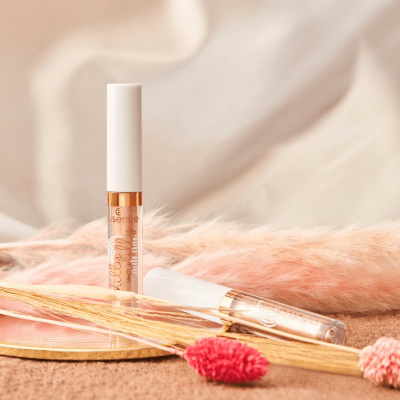 essence Chilly Vanilla liquid eyeshadow shade 01 1,2 ml