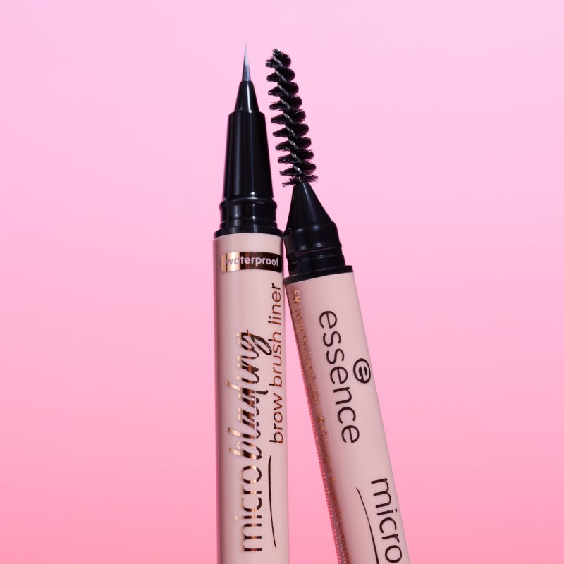 essence Microblading tužka na obočí se štětečkem odstín Sofr Blonde 0.6 ml (obrázek 4)