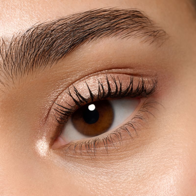 essence mono pearly trblietavé očné tiene odtieň 02 Silky Taupe 2 g (obrázok 6)