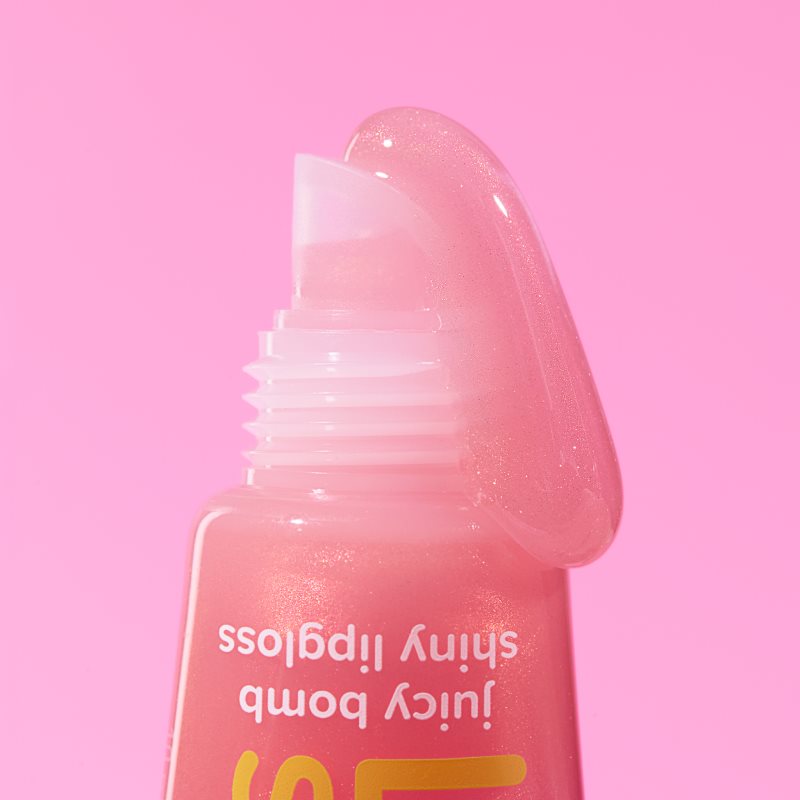 essence Say It With Juicy Little Sunshine trblietavý lesk na pery odtieň 05 Awesome Apple 10 ml (obrázok 4)