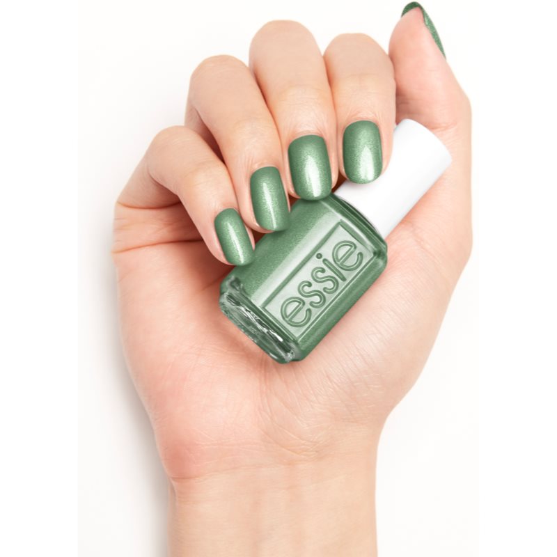 essie wrapped in luxury nail polish shade 875 head to mistletoe 13,5 ml