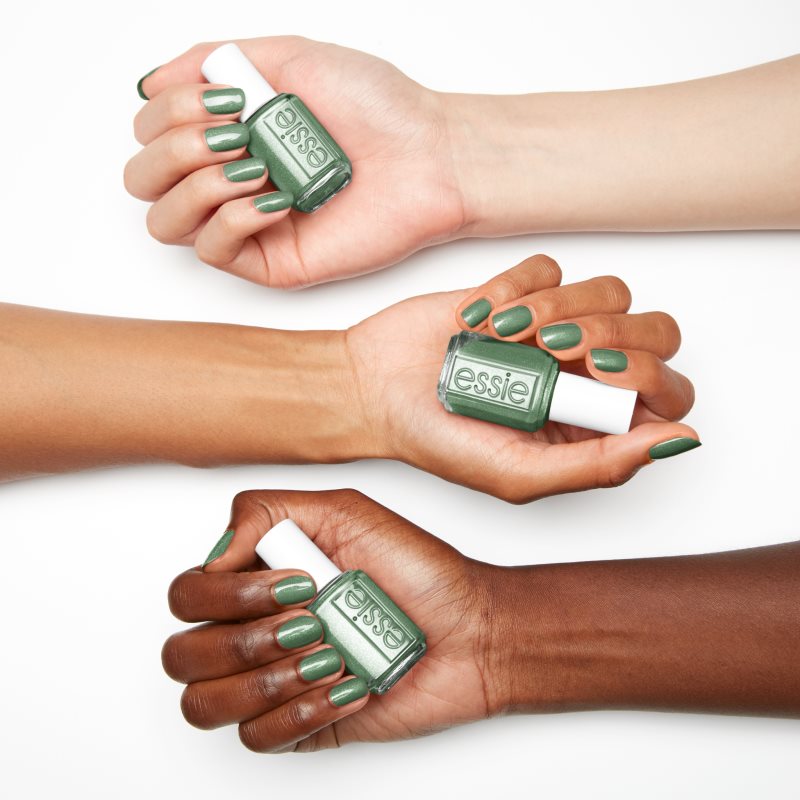 essie wrapped in luxury nail polish shade 875 head to mistletoe 13,5 ml