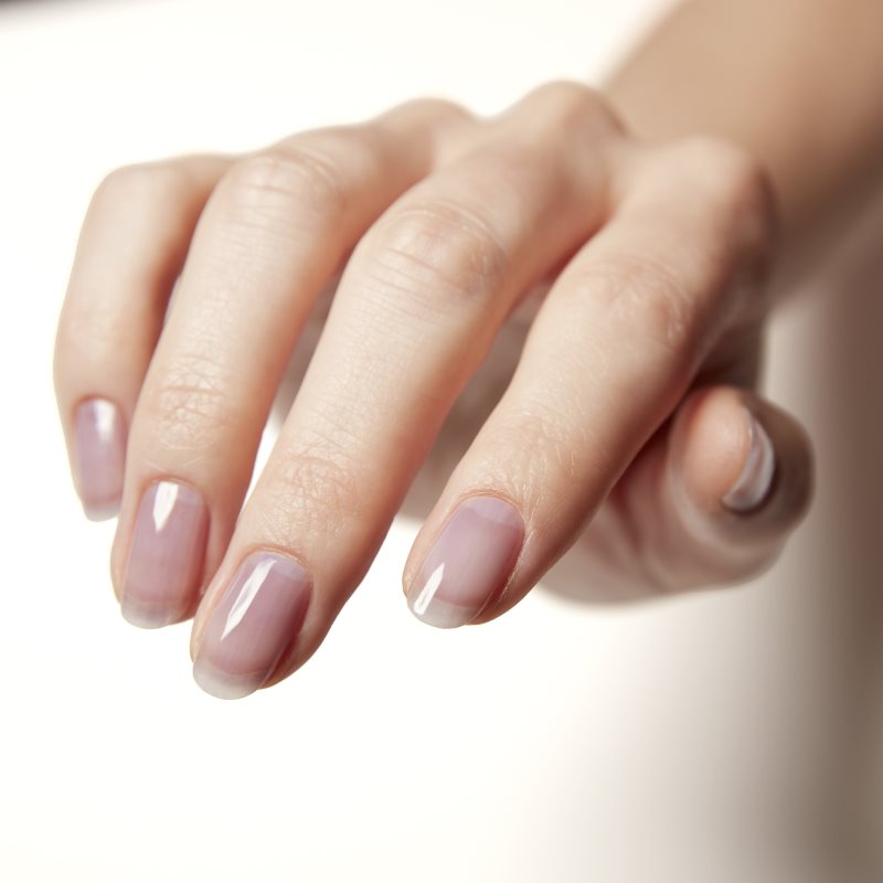 Essie Hard To Resist Nail Strengthener зміцнюючий лак для слабких та пошкоджених нігтів відтінок 01 Violet Tint 13,5 мл