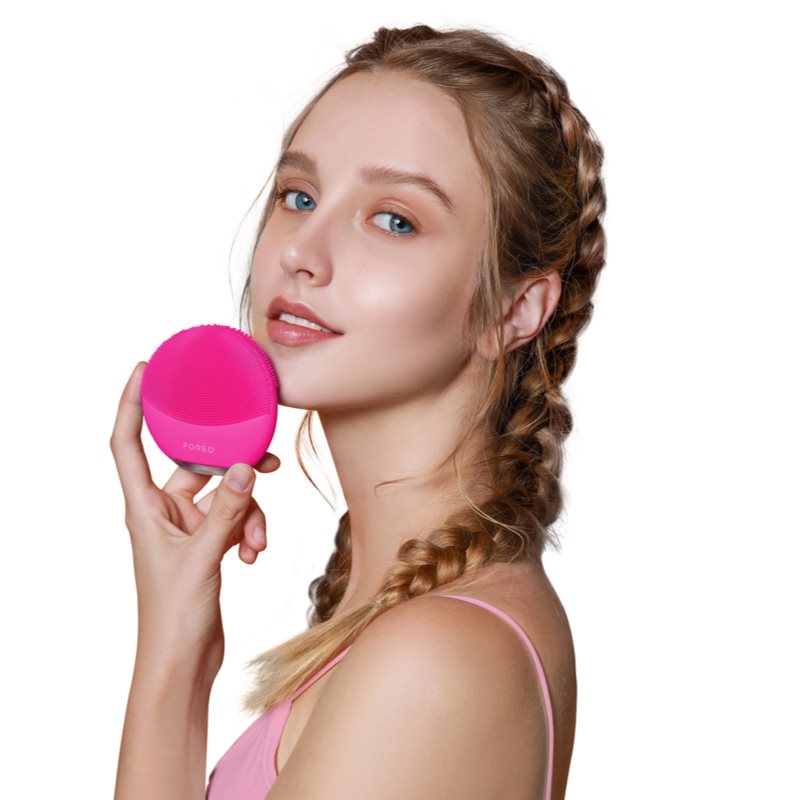 FOREO LUNA™ Mini 3 Sonic Skin Cleansing Brush Fuchsia