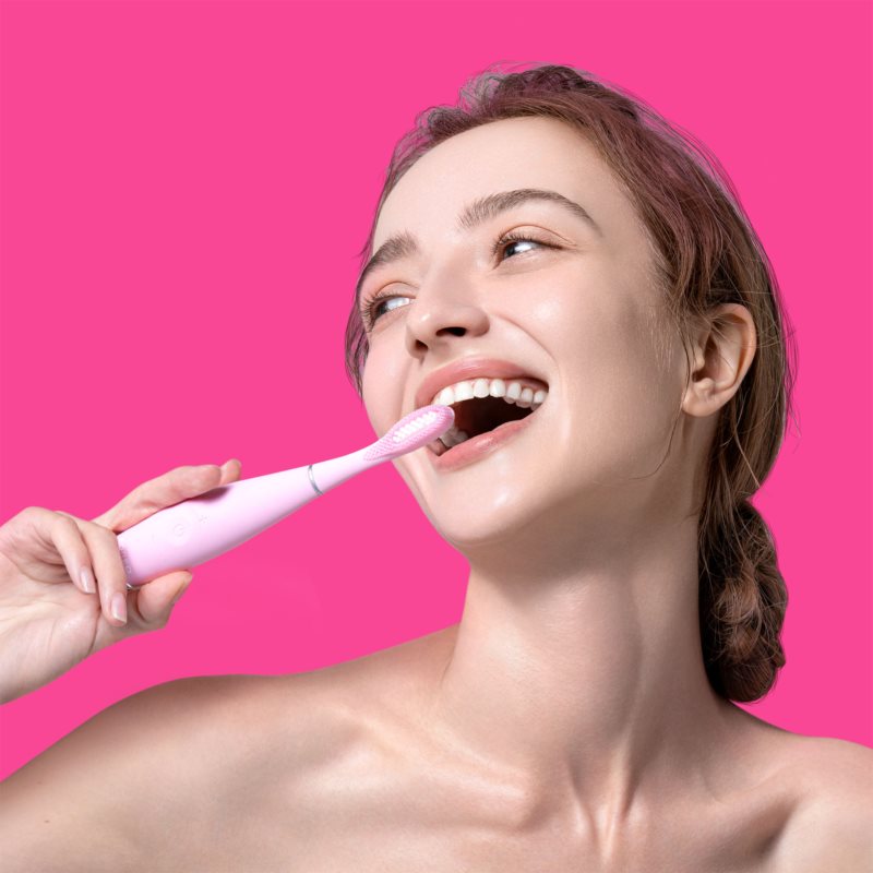 FOREO Issa™ 3 Silicone Sonic Toothbrush Pink