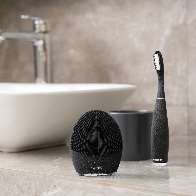 FOREO Issa™ 3 Silicone Sonic Toothbrush Black