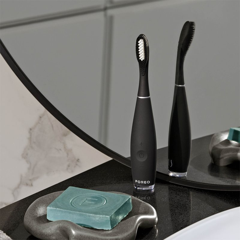 FOREO Issa™ 3 Silicone Sonic Toothbrush Black