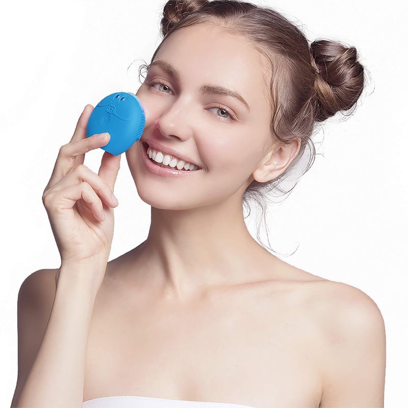 FOREO Luna™ Play Smart 2 очисна смарт-щітка для всіх типів шкіри Peek-A-Blue