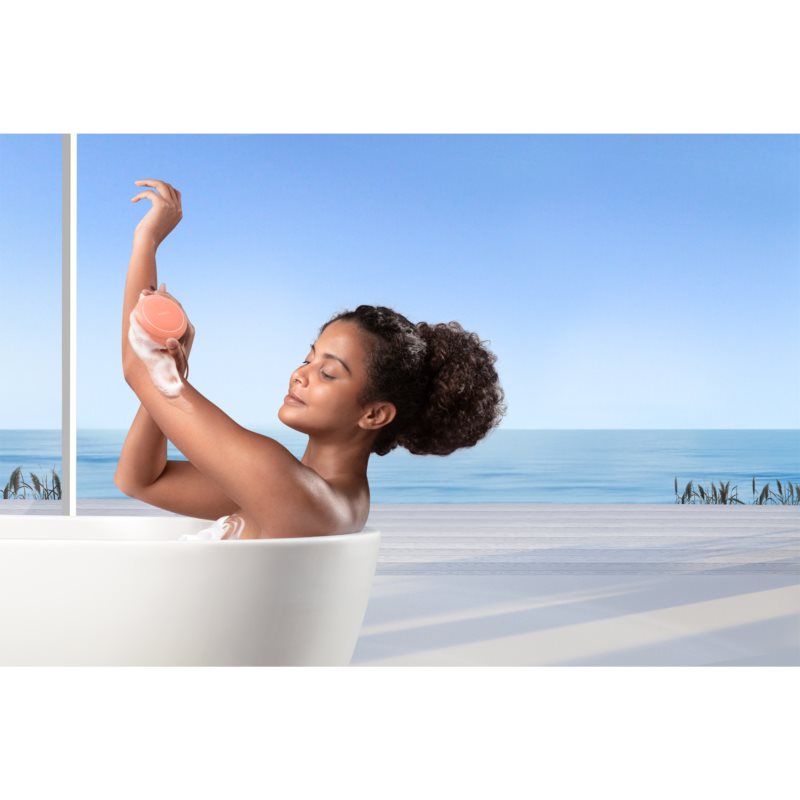 FOREO LUNA™4 Body Massage Device For The Body Peach Perfect