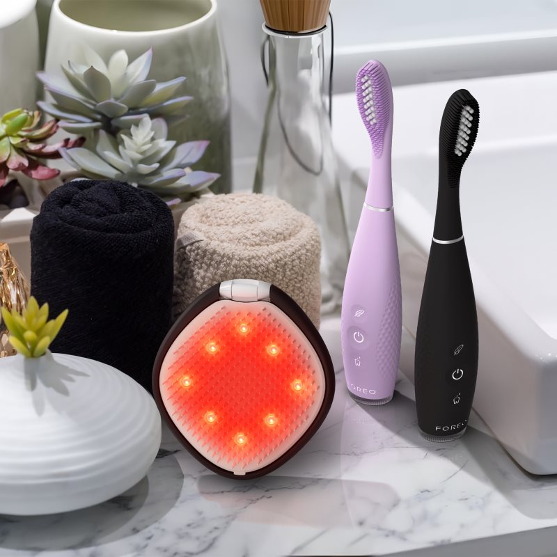 FOREO FLIP™ Play Advanced 3-in-1 hřeben na vlasy s LED podsvícením Midnight Magic 1 ks (obrázek 3)