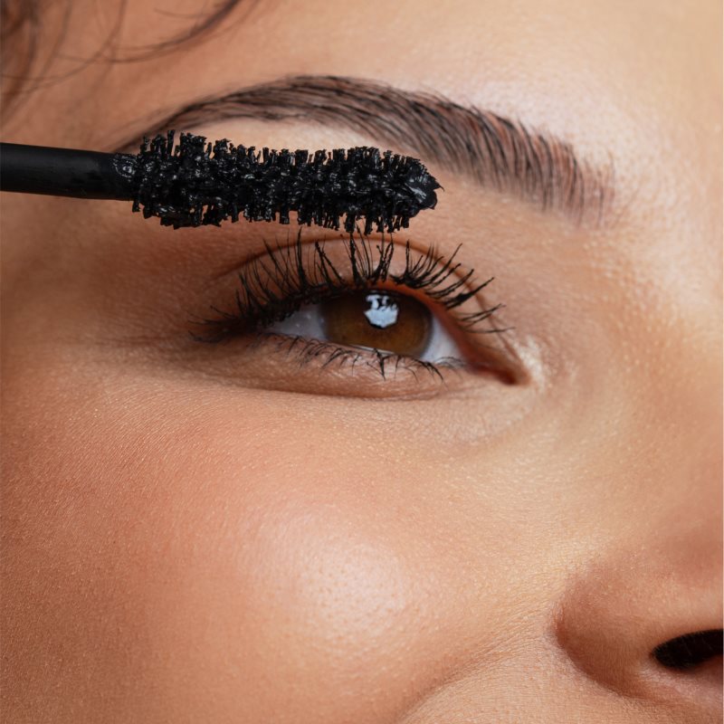 Gabriella Salvete Over The Moon Long-standing Volume Mascara With Diamond Dust Shade Black 9,5 Ml