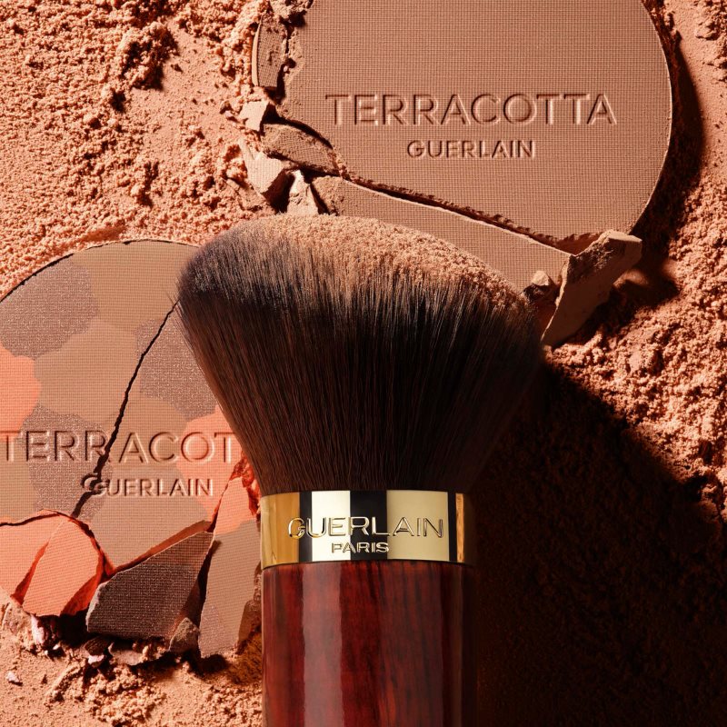 GUERLAIN Terracotta Light Powder Brush пензлик для створення макіяжу Кабукі 1 кс