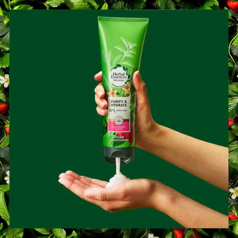 Herbal Essences 97% Natural Origin Strawberry&Mint Conditioner For Hair 275 Ml