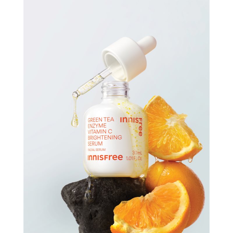 innisfree Green Tea Enzyme Vitamin C Brightening Serum rozjasňujúce sérum s vitamínom C pre zjednotenie farebného tónu pleti 30 ml (obrázok 3)