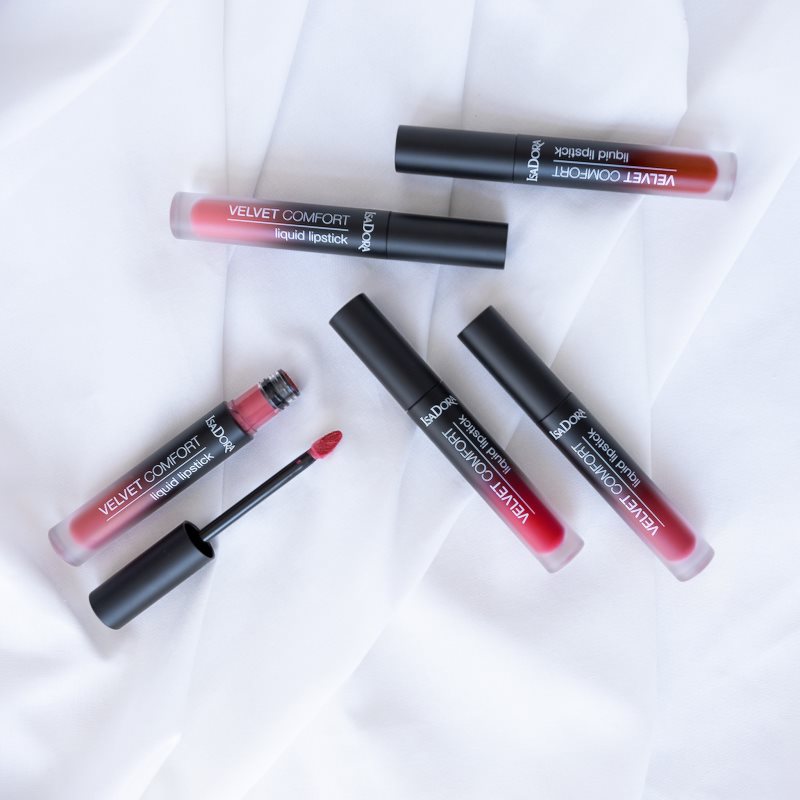IsaDora Velvet Comfort Semi-matt Lipstick Shade 64 Cranberry Love 4 Ml
