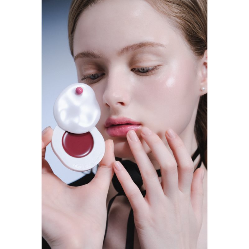 KUNDAL Objet Dew Drop Lip Glaze Balm tönender Lippenbalsam mit feuchtigkeitsspendender Wirkung Farbton Plum Mauve 2 g (Bild 4)
