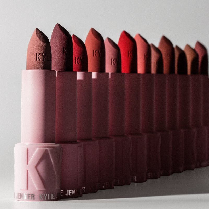 Kylie Cosmetics Kylie Jenner Créme Lipstick кремова помада відтінок 413 The Girl In Red 3.5 гр