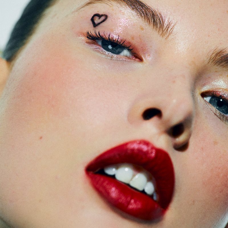 Kylie Cosmetics Kylie Jenner Créme Lipstick кремова помада відтінок 413 The Girl In Red 3.5 гр