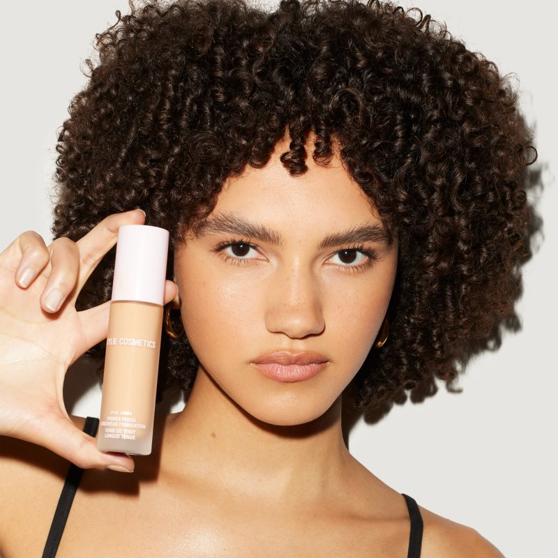 Kylie Cosmetics Kylie Jenner Liquid Foundation тональний крем відтінок Medium 5 N 30 мл