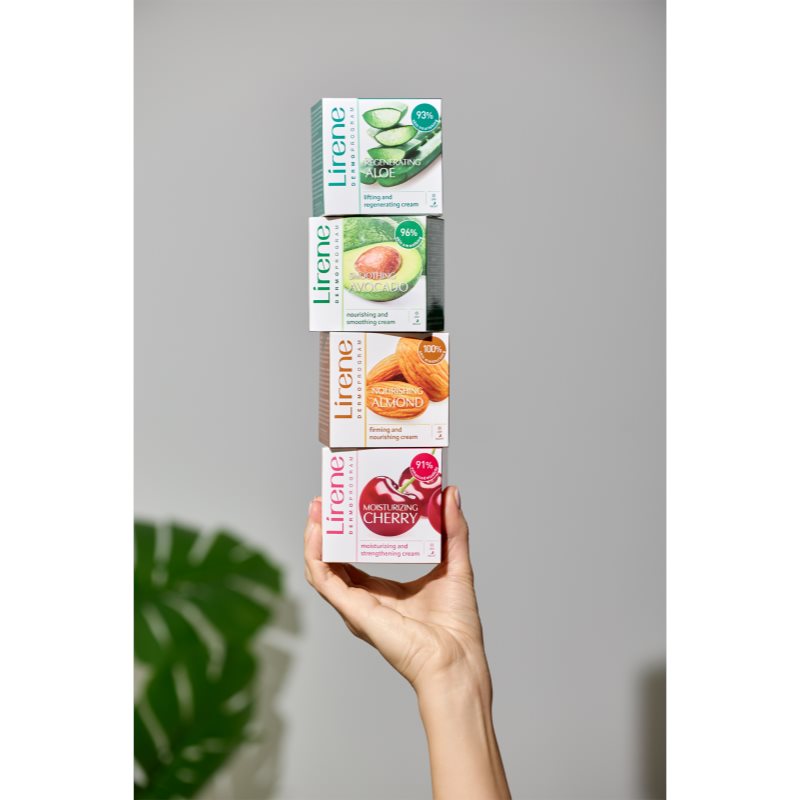 Lirene Hydration & Nourishment Regenerating Aloe regeneračný liftingový krém s aloe vera a bambucké maslo 50 ml