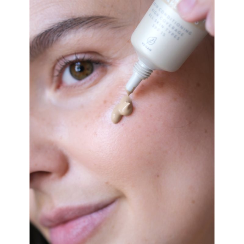 Lumene Blur 16h Longwear maquillaje de larga duración SPF 15 tono 4 Warm Honey 30 ml