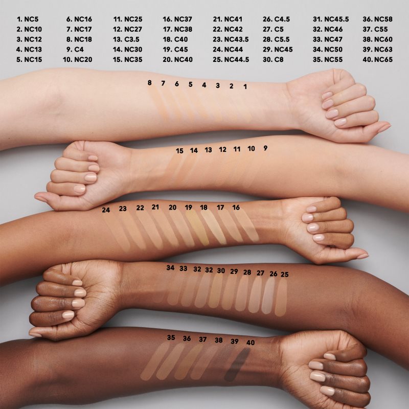 MAC Cosmetics Studio Fix Fluid SPF 15 24HR Matte Foundation + Oil Control mattifying foundation SPF 15 shade NC20 30 ml