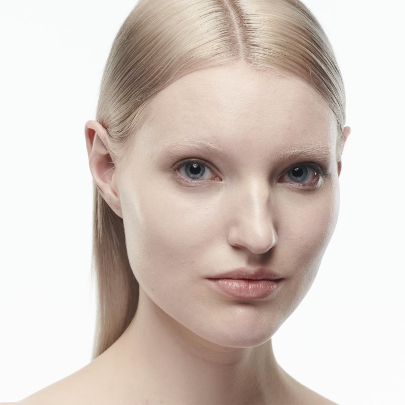 MAC Cosmetics Studio Radiance Serum-Powered Foundation hydrating foundation shade NC5 30 ml