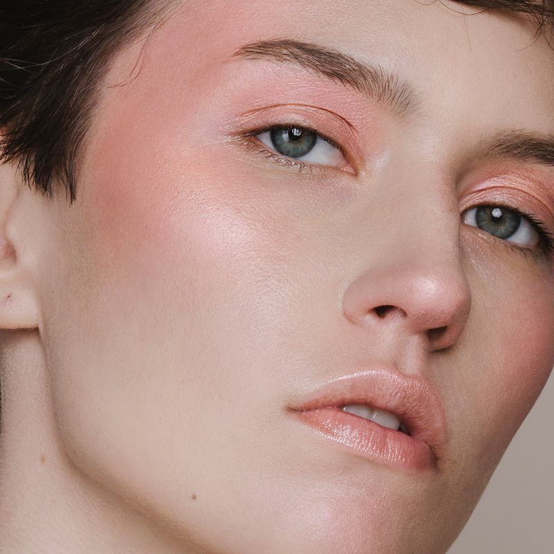 MÁDARA Guilty Shades Enlumineur Multifonctionnel Teinte Seduction 63 4 Ml