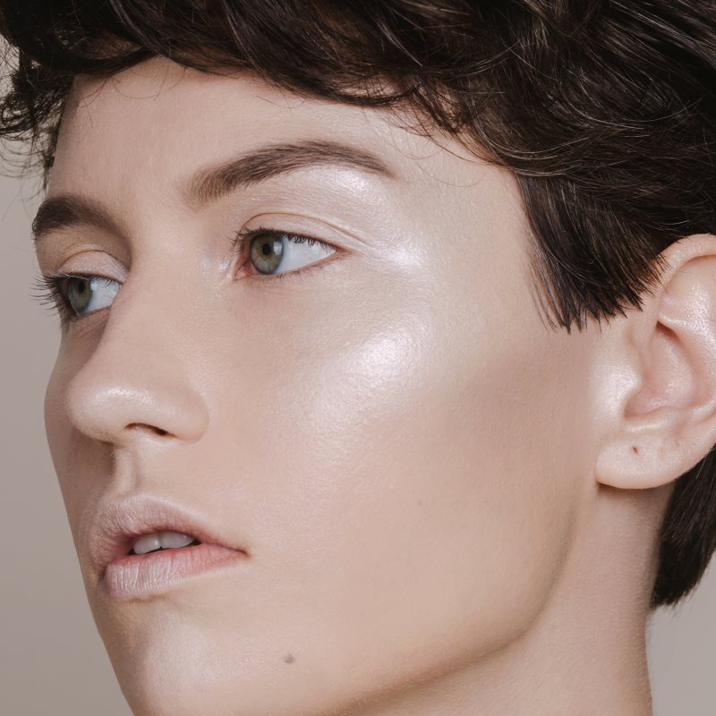 MÁDARA Guilty Shades Enlumineur Multifonctionnel Teinte Frost 62 4 Ml