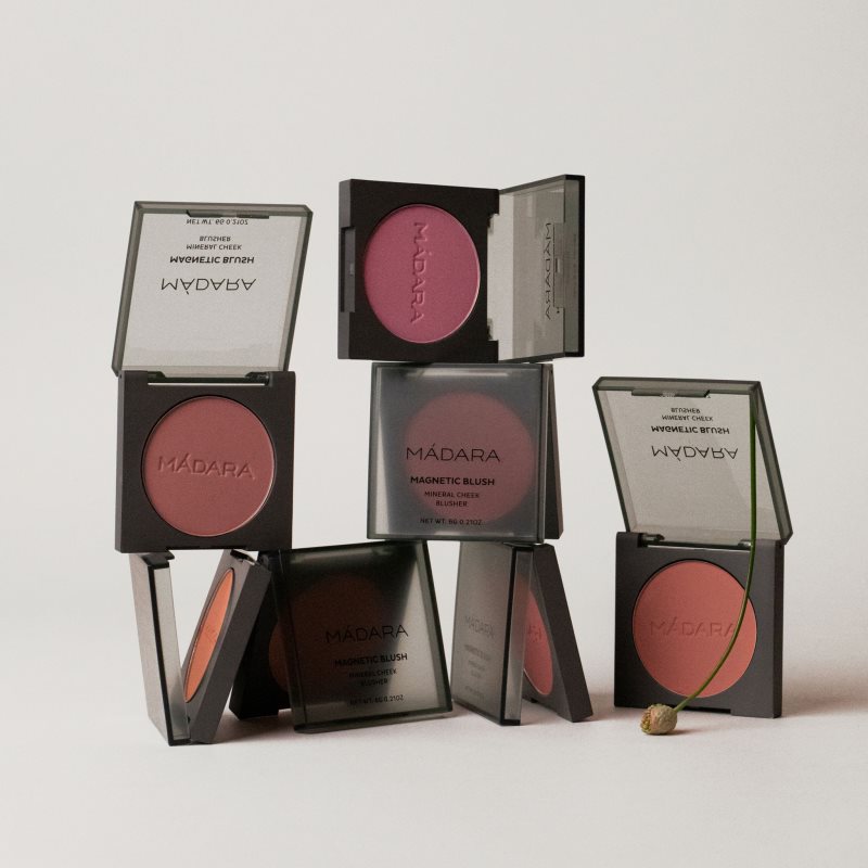 MÁDARA Magnetic Blush pudrová tvářenka odstín Bare Blossom 6 g (obrázek 6)