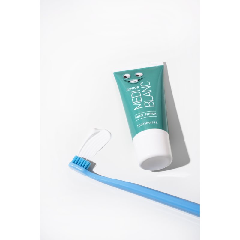 MEDIBLANC KIDS & JUNIOR Ultra Soft Toothbrush For Children Ultra Soft Blue 1 Pc