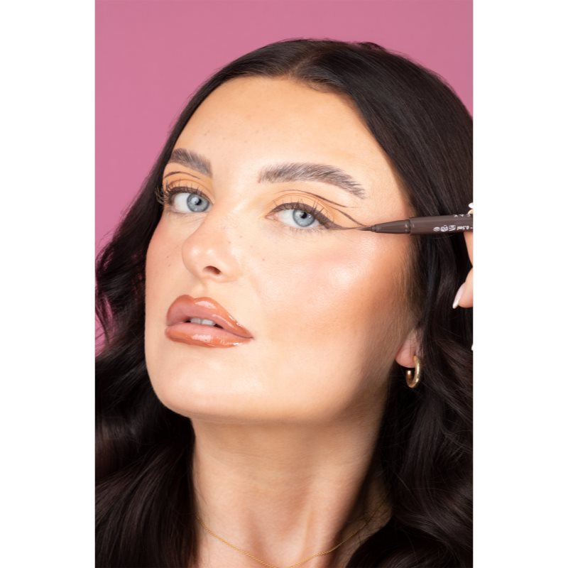 MUA Makeup Academy Control Freak očná linka v pere odtieň Chocolate Brown 0.5 g