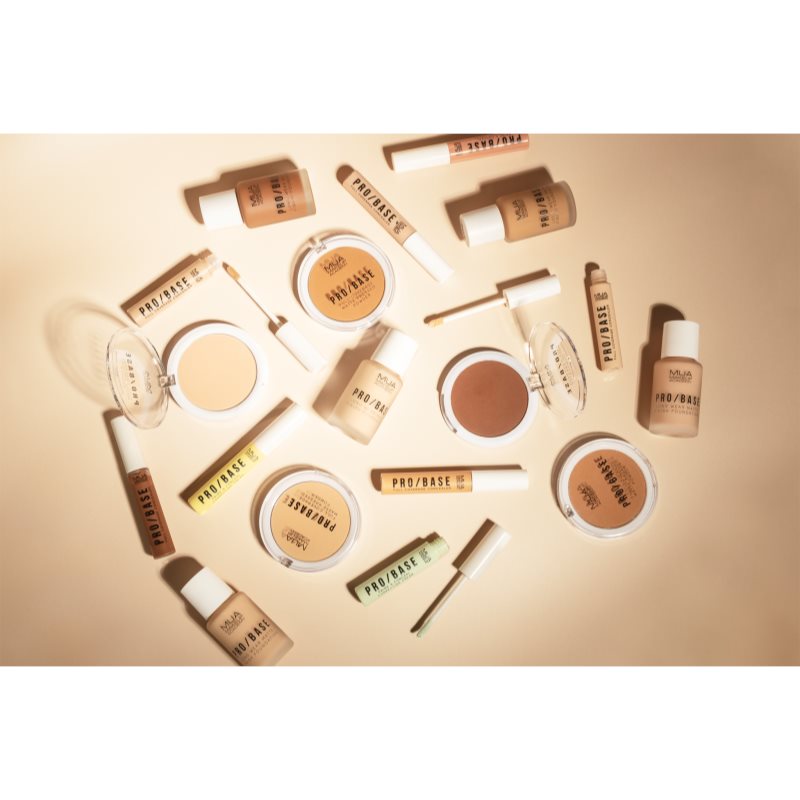 MUA Makeup Academy PRO/BASE dlhotrvajúci zmatňujúci make-up odtieň #110 30 ml