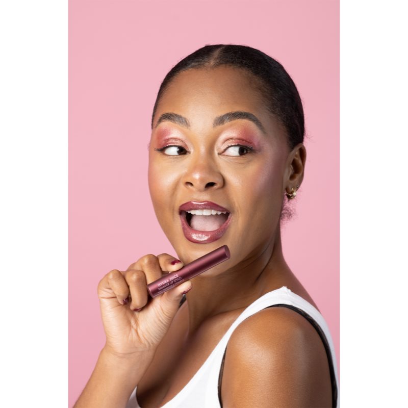MUA Makeup Academy Hydra Juice Peptide Shimmer Lip Stylo trblietavý rúž s vyživujúcim účinkom odtieň Cherry Kiss 1.5 g